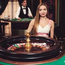 Người chơi Việt Nam trải nghiệm game slot online trên điện thoại tại fb88on